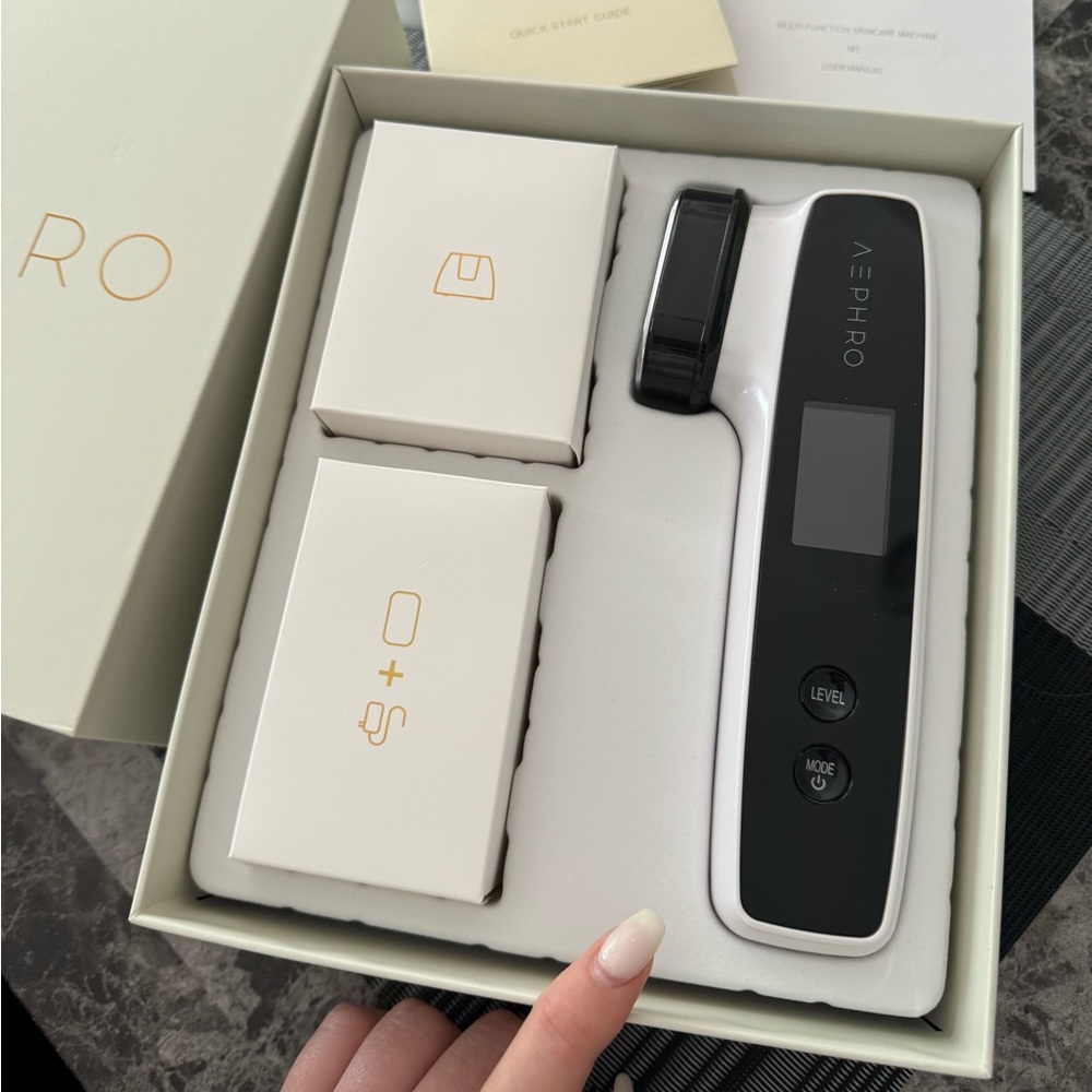 Face Skin Tightening Machine - Radio Frequency Facial Device BRAND NEW - Picture 6 of 10
